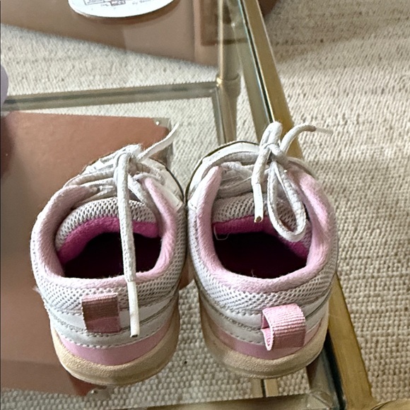 Nike Kids White and Pink Sneakers - Picture 2 of 5